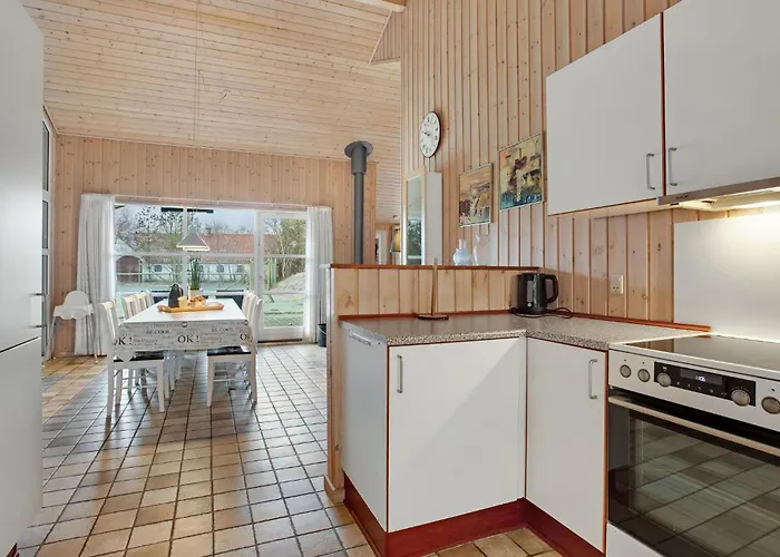 Сasa de vacaciones Stunning In With Kitchen
