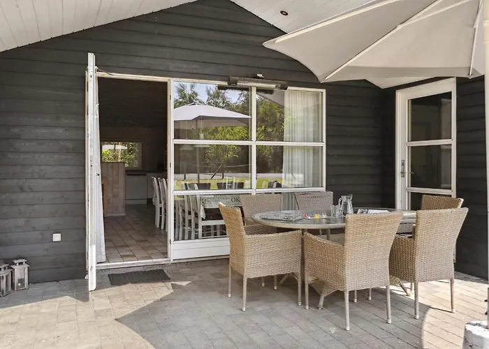 Сasa de vacaciones Stunning In With Kitchen *